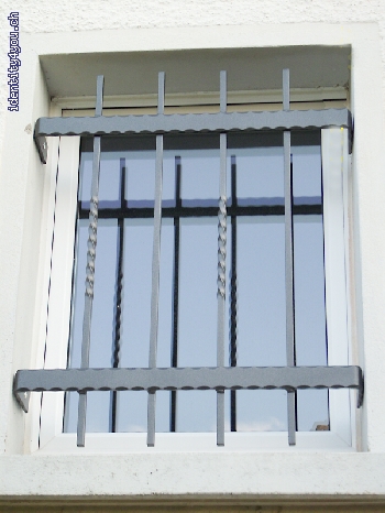 http://www.tonismetalldesign.ch/galerie/cache/vs_Fenstergitter_DSCI0141.jpg