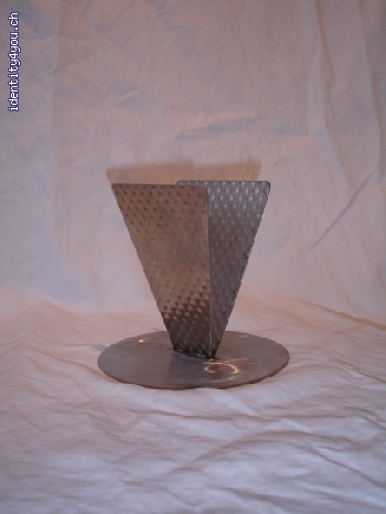 http://www.tonismetalldesign.ch/galerie/cache/vs_Flaschenhalter_DSC00402.JPG