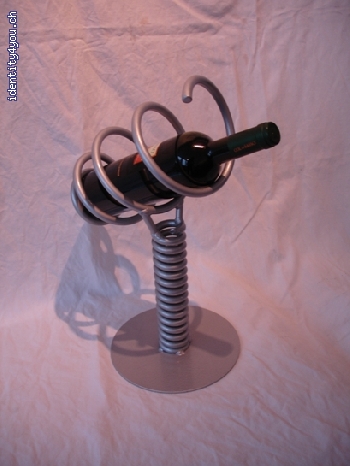 http://www.tonismetalldesign.ch/galerie/cache/vs_Flaschenhalter_DSC00410.JPG