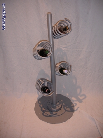 http://www.tonismetalldesign.ch/galerie/cache/vs_Flaschenhalter_DSC00429.JPG